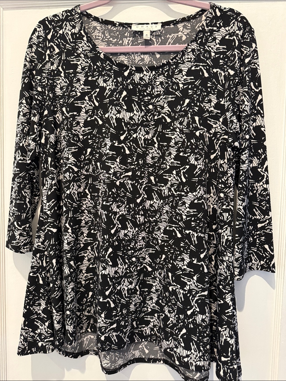 Chaus Black and White Abstract Scoop Neck Long Sleeve Top